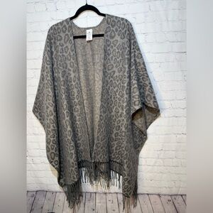 WOOLRICH OS gray leopard print blanket wrap shawl with fringe